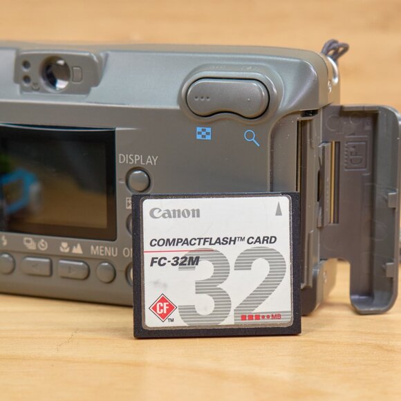 Vintage Canon Powershot A20 2.1 MP Digital Camera 3x Optical Zoom, Made in Japan - Picture 10 of 11